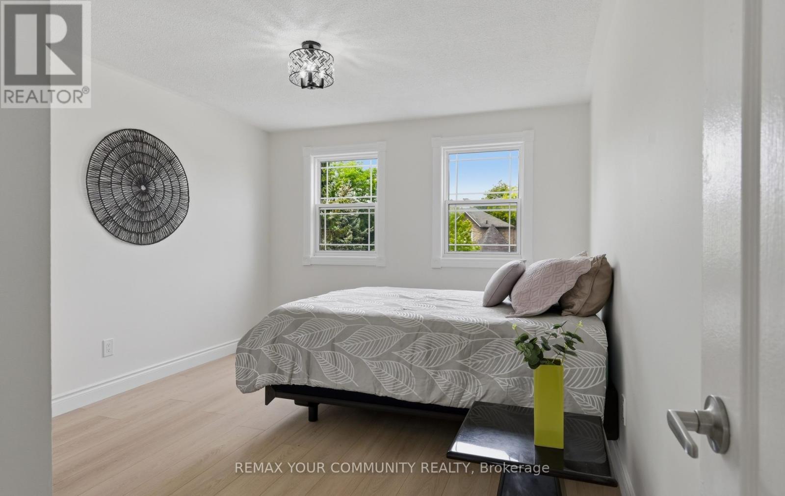 1554 SAUGEEN DRIVE - 26