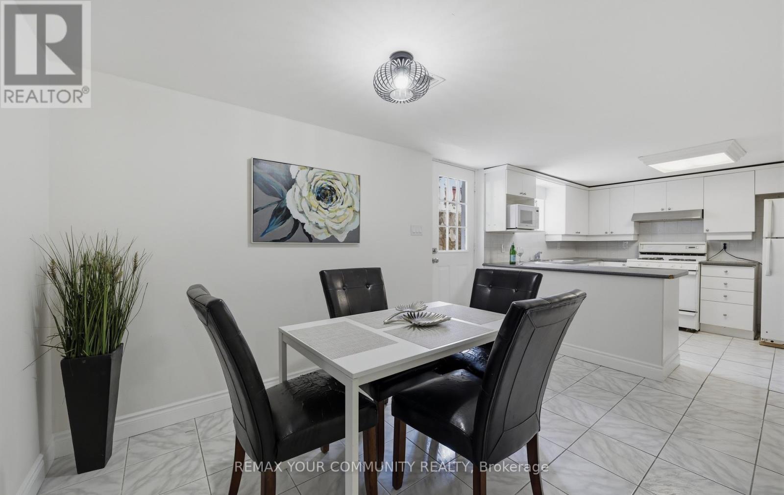 1554 SAUGEEN DRIVE - 31
