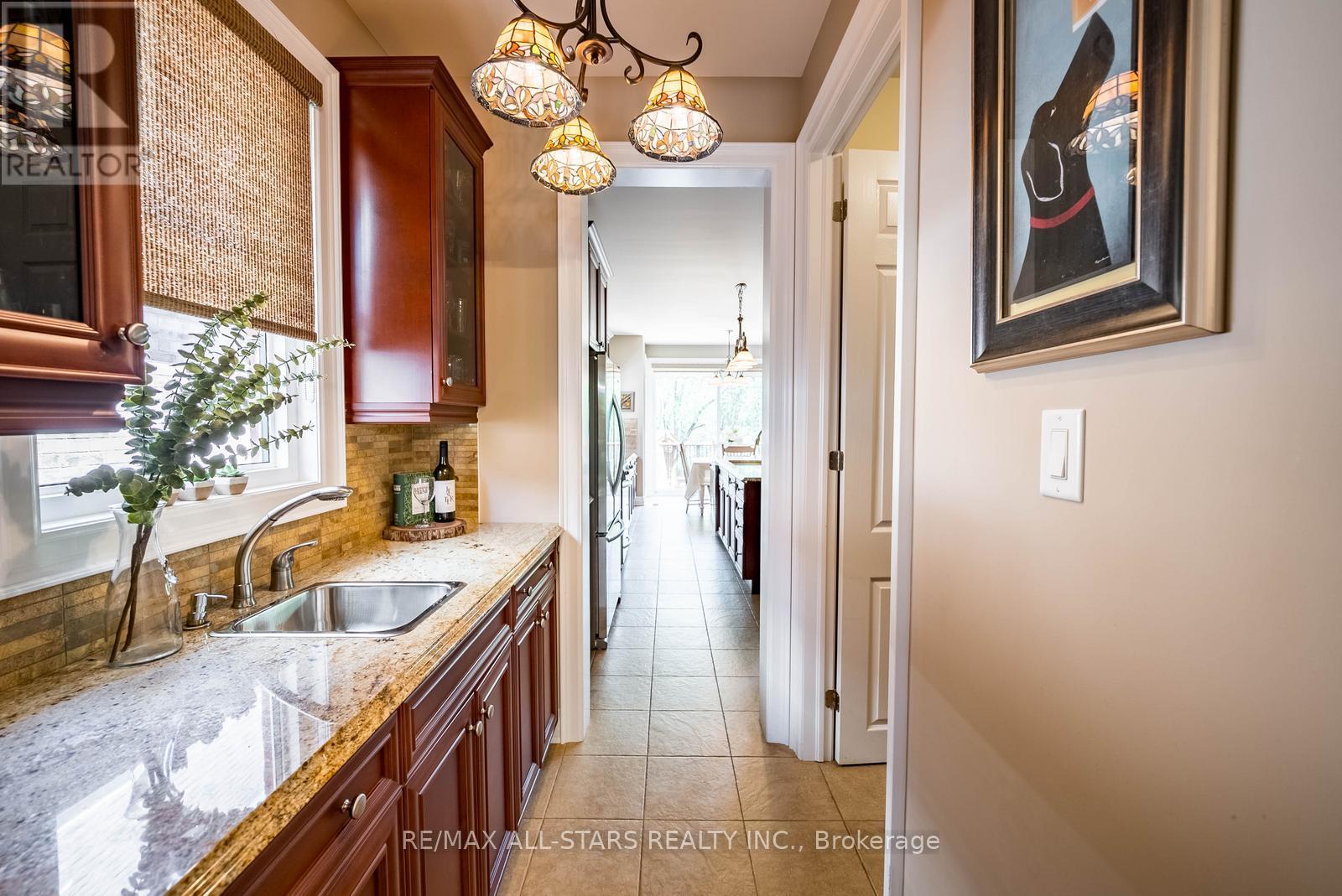 53 GRICE CIRCLE - 11