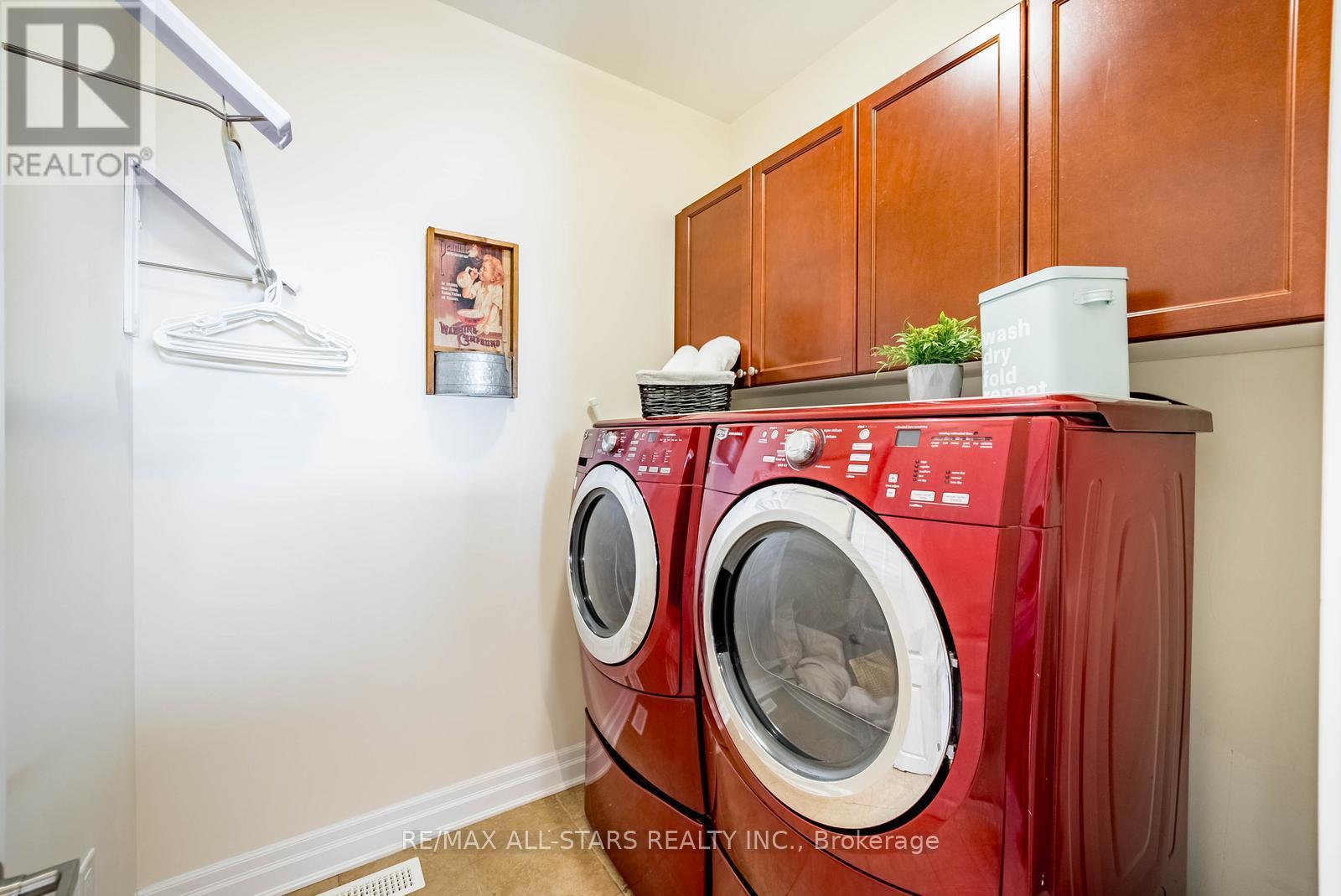 53 GRICE CIRCLE - 12