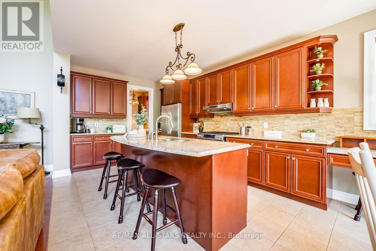 53 GRICE CIRCLE - 14