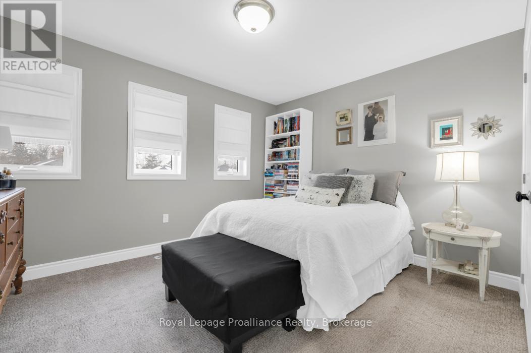 49 REDWOOD DRIVE - 24