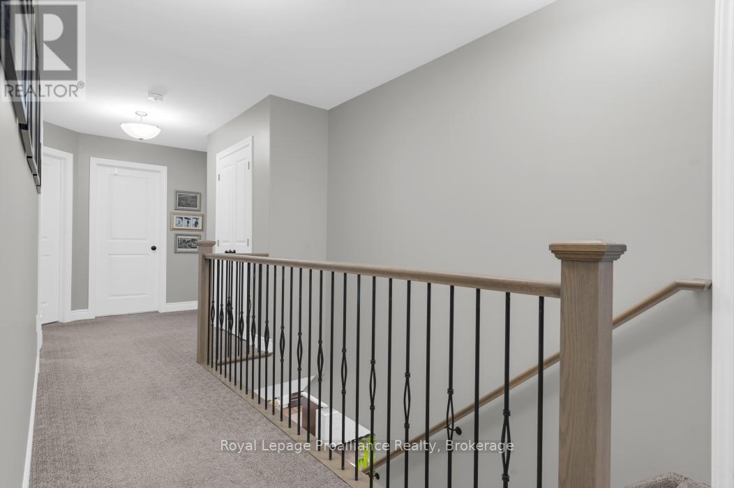 49 REDWOOD DRIVE - 19