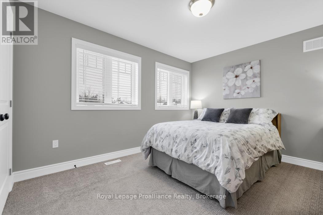 49 REDWOOD DRIVE - 22