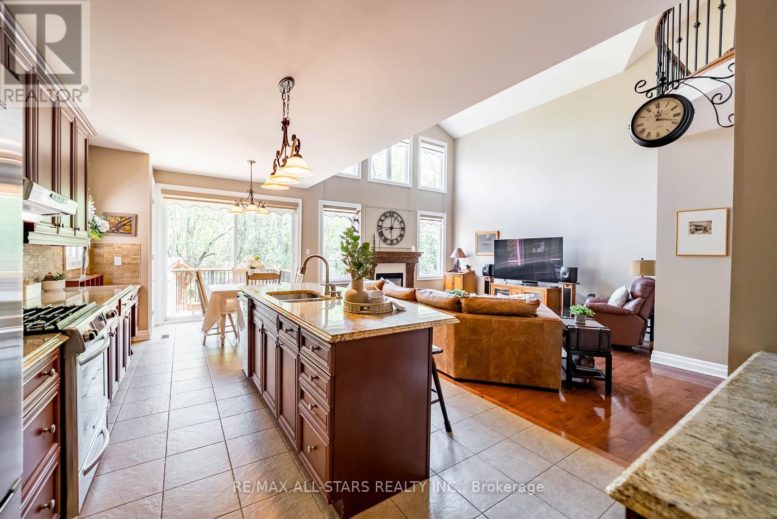 53 GRICE CIRCLE - 17