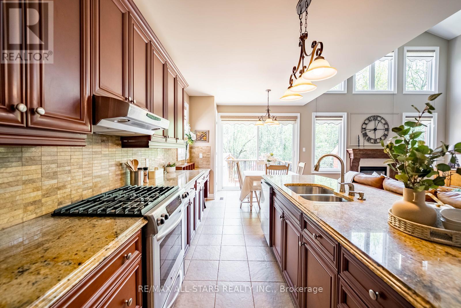 53 GRICE CIRCLE - 18