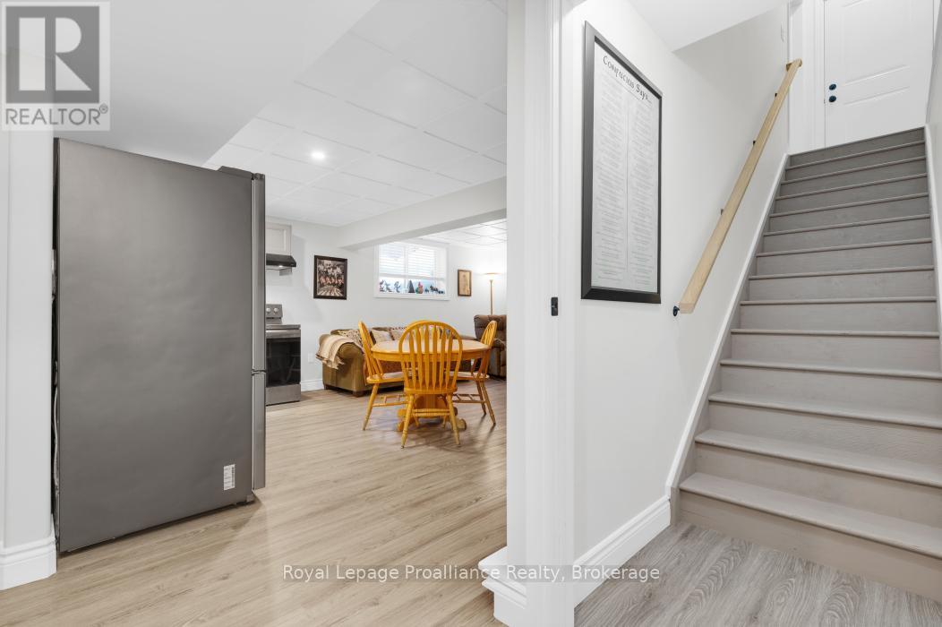 49 REDWOOD DRIVE - 27