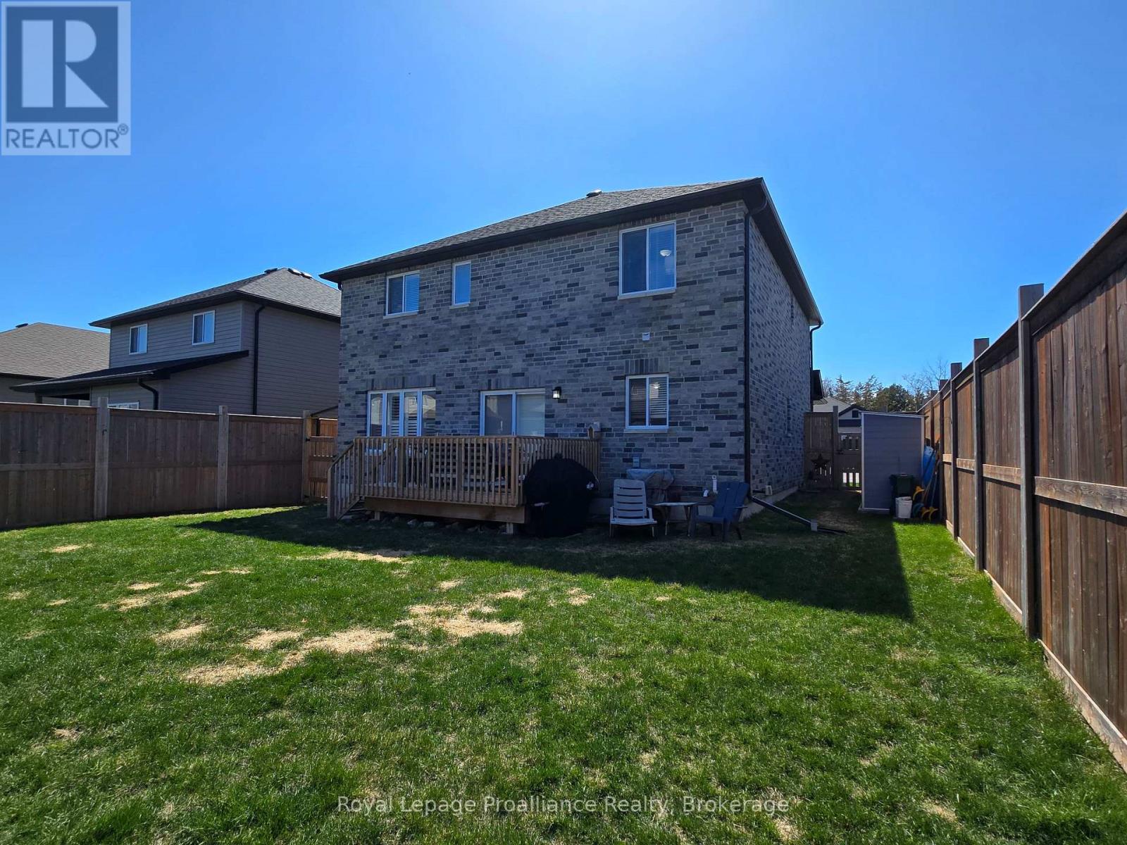 49 REDWOOD DRIVE - 37
