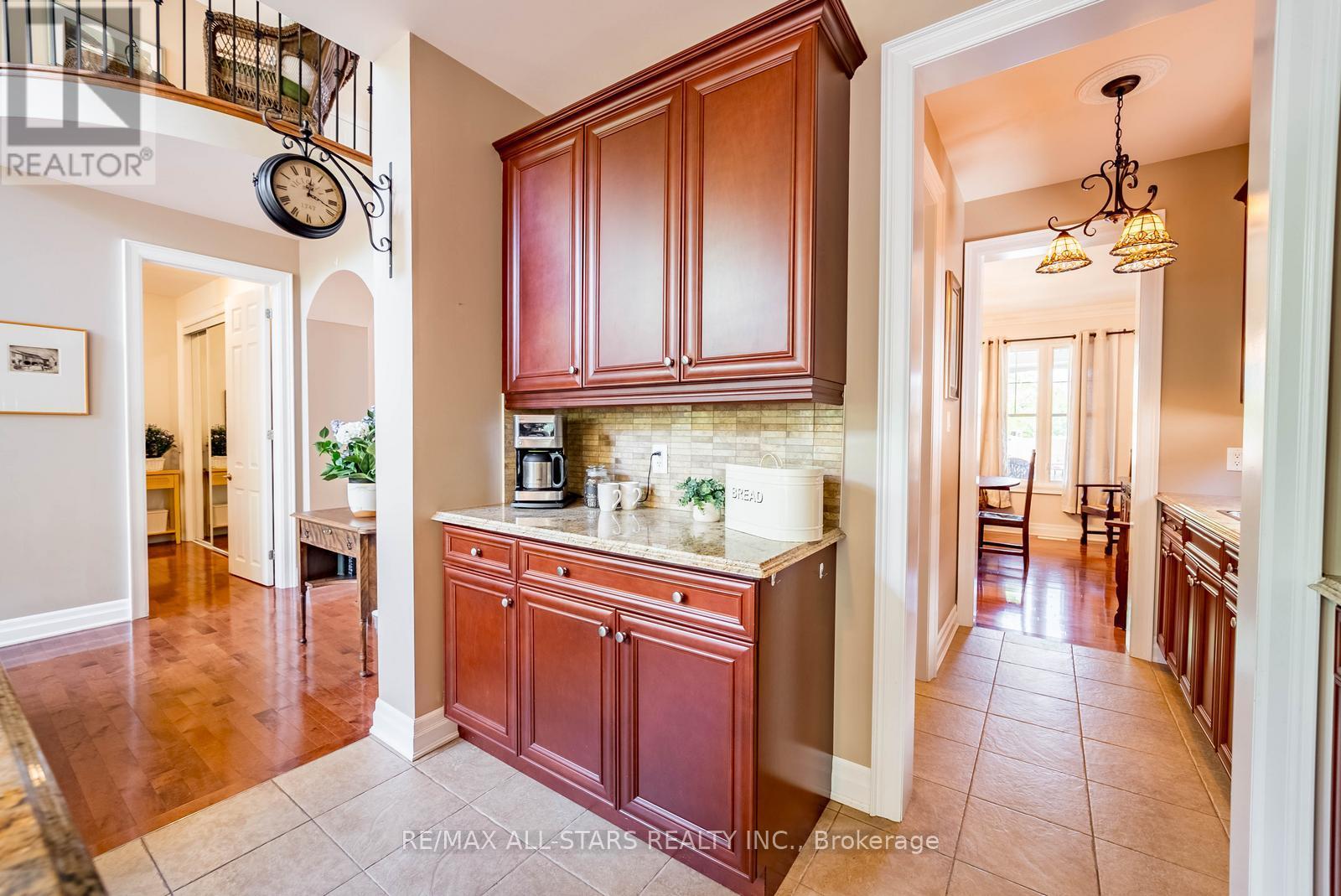 53 GRICE CIRCLE - 16