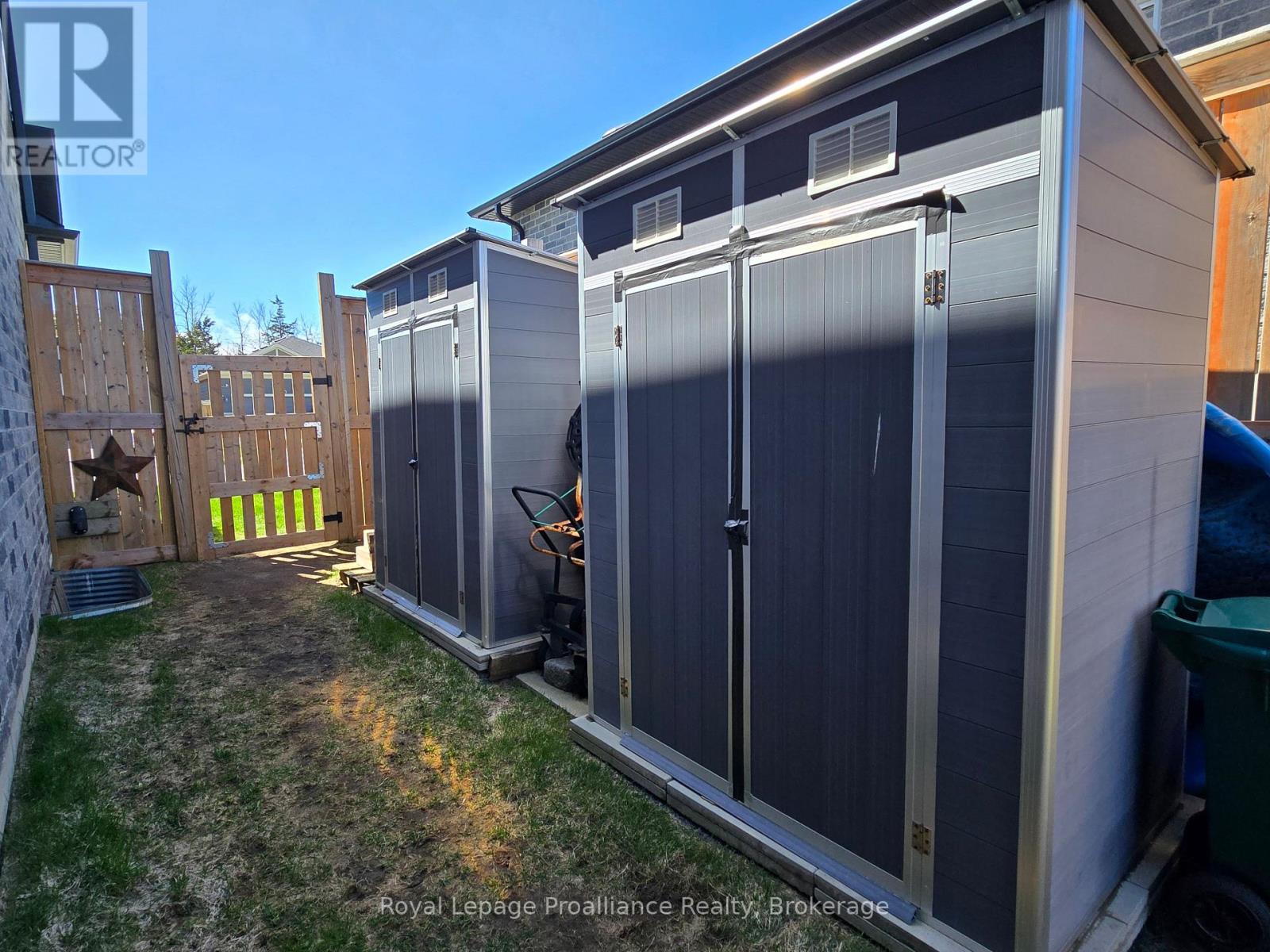 49 REDWOOD DRIVE - 38