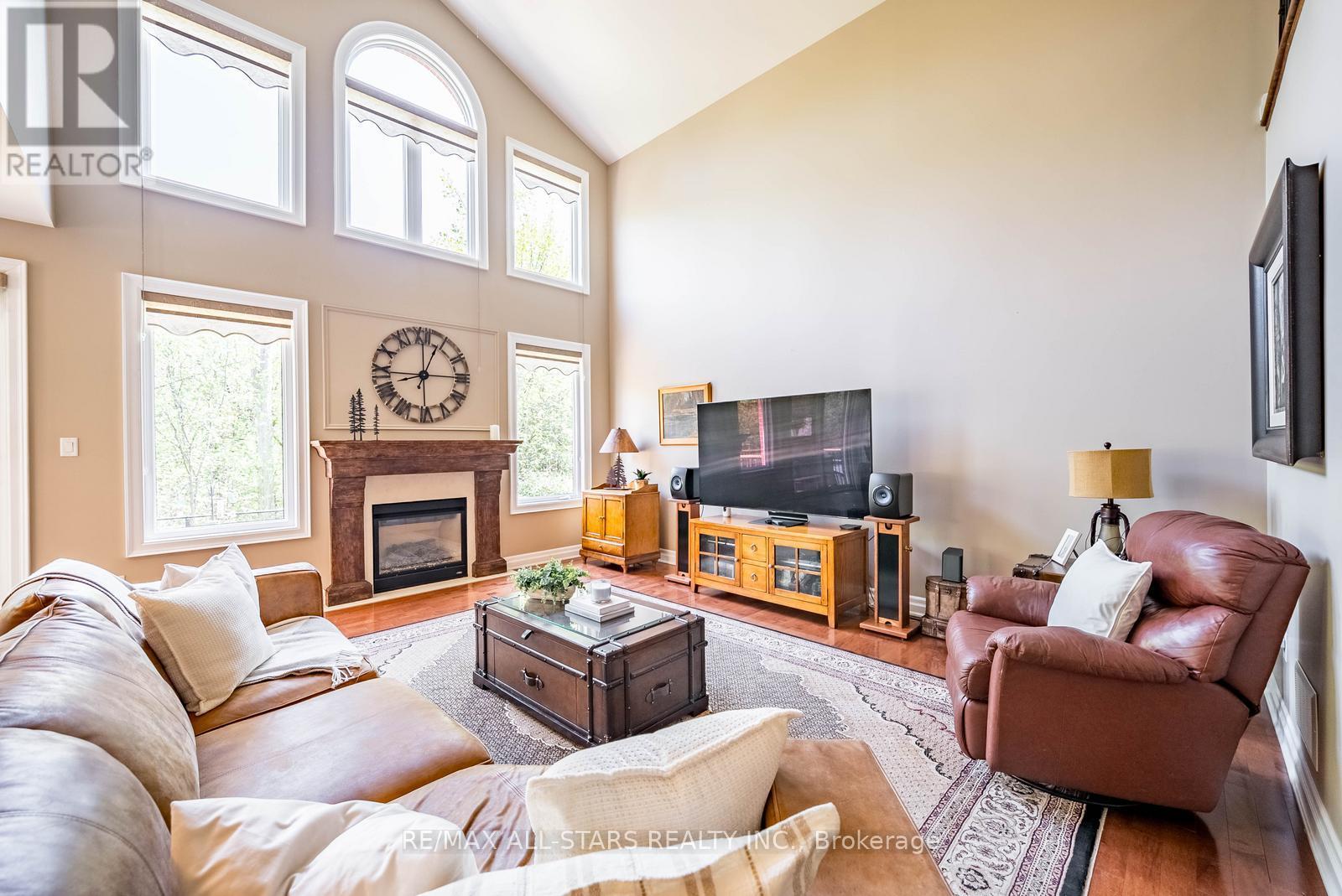 53 GRICE CIRCLE - 24