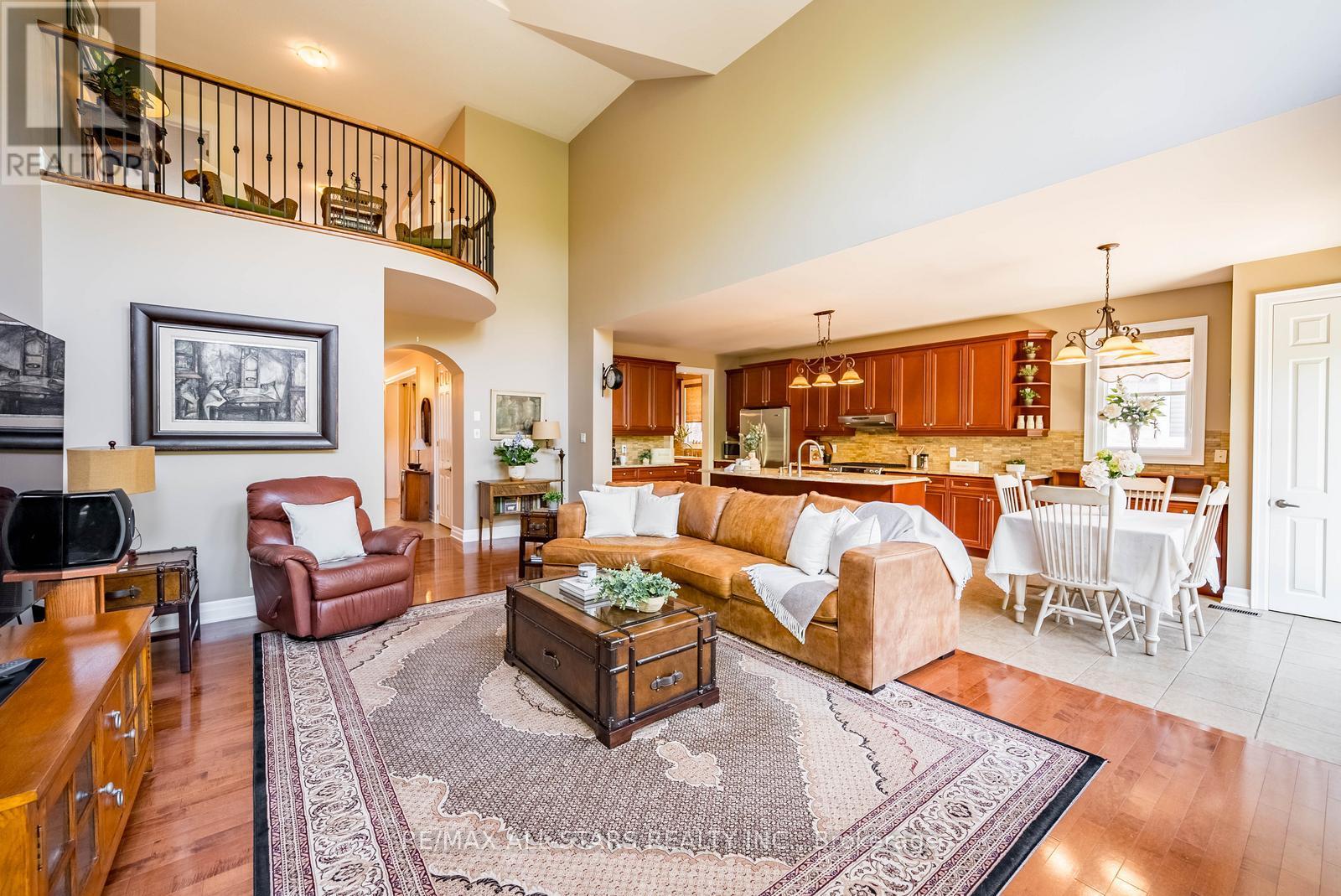 53 GRICE CIRCLE - 25