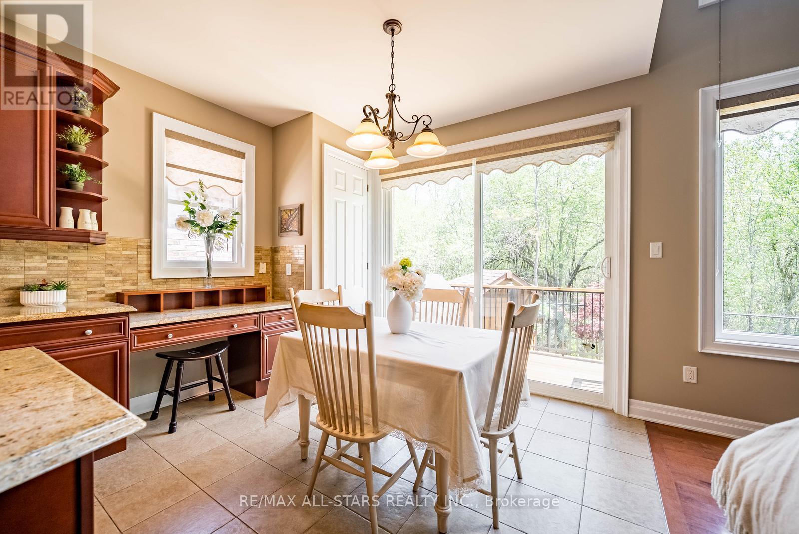 53 GRICE CIRCLE - 21