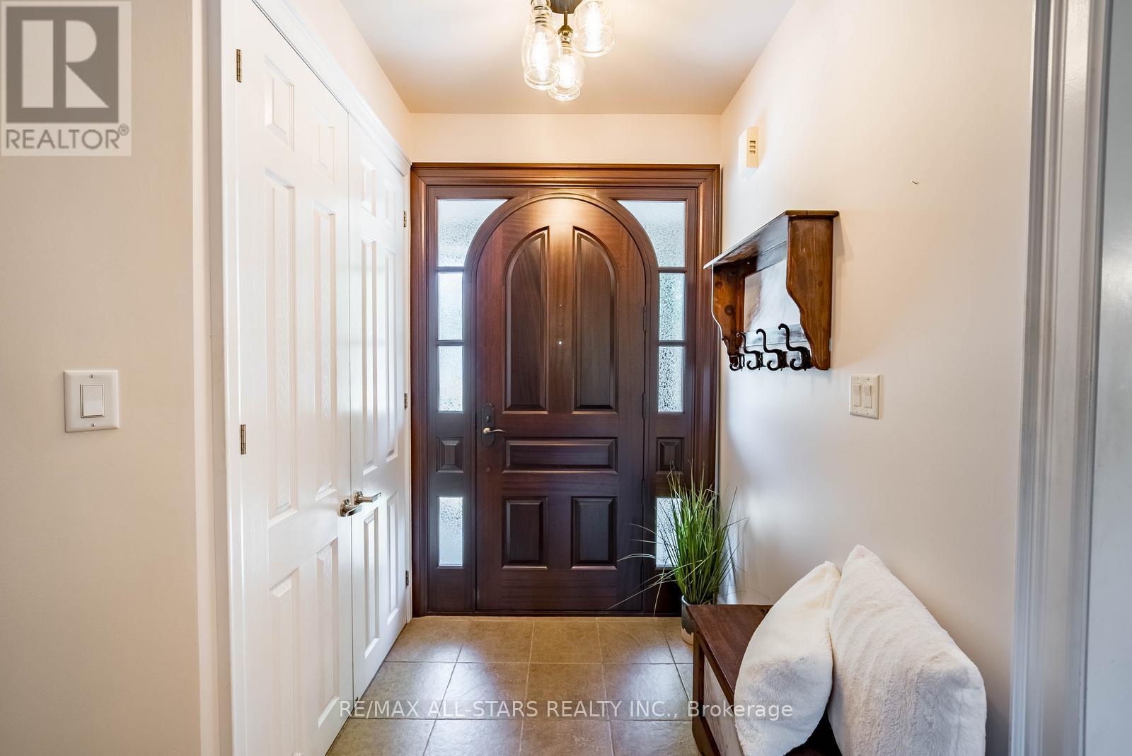 53 GRICE CIRCLE - 7