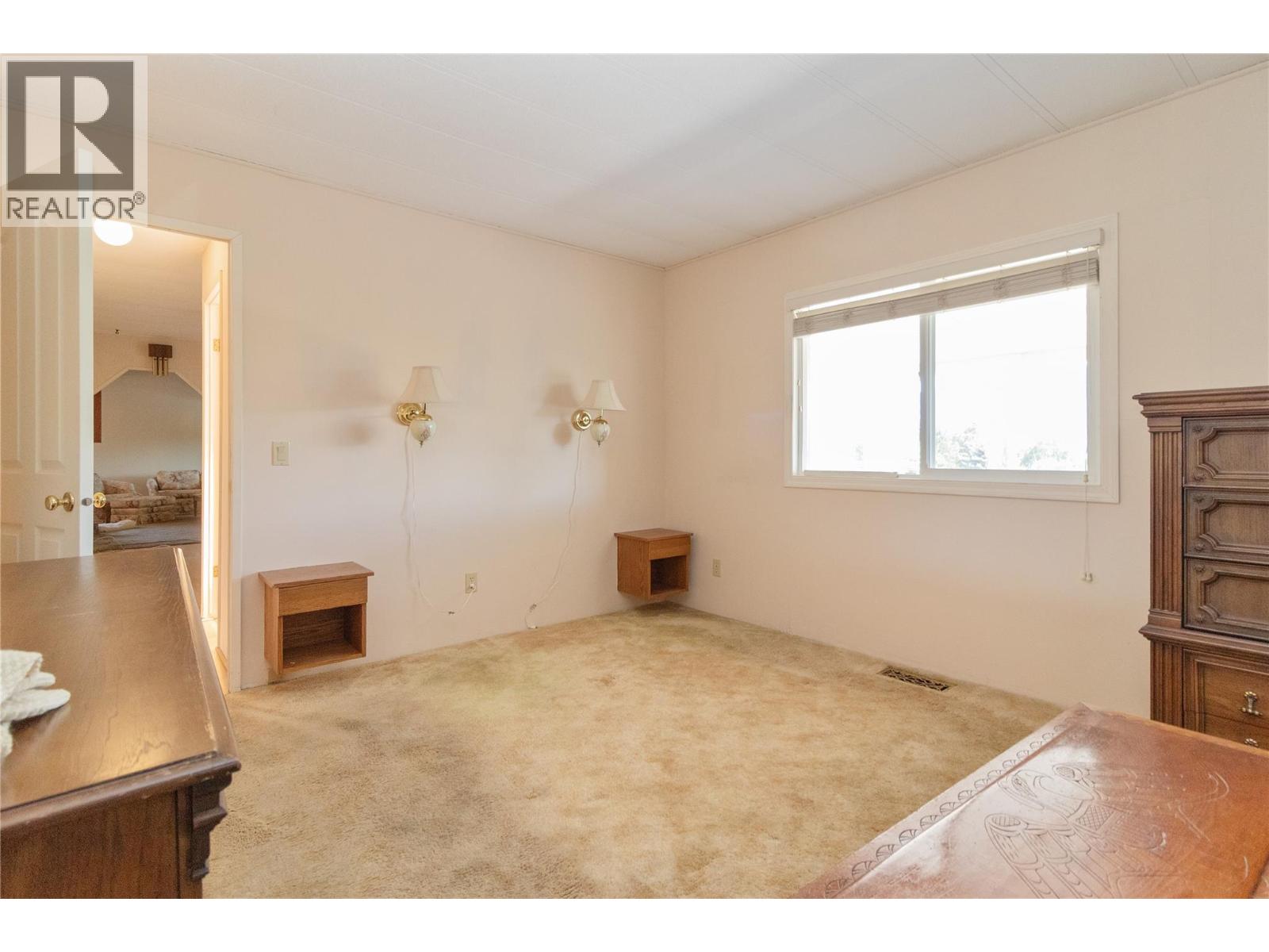 #44 2098 Boucherie Road - 24