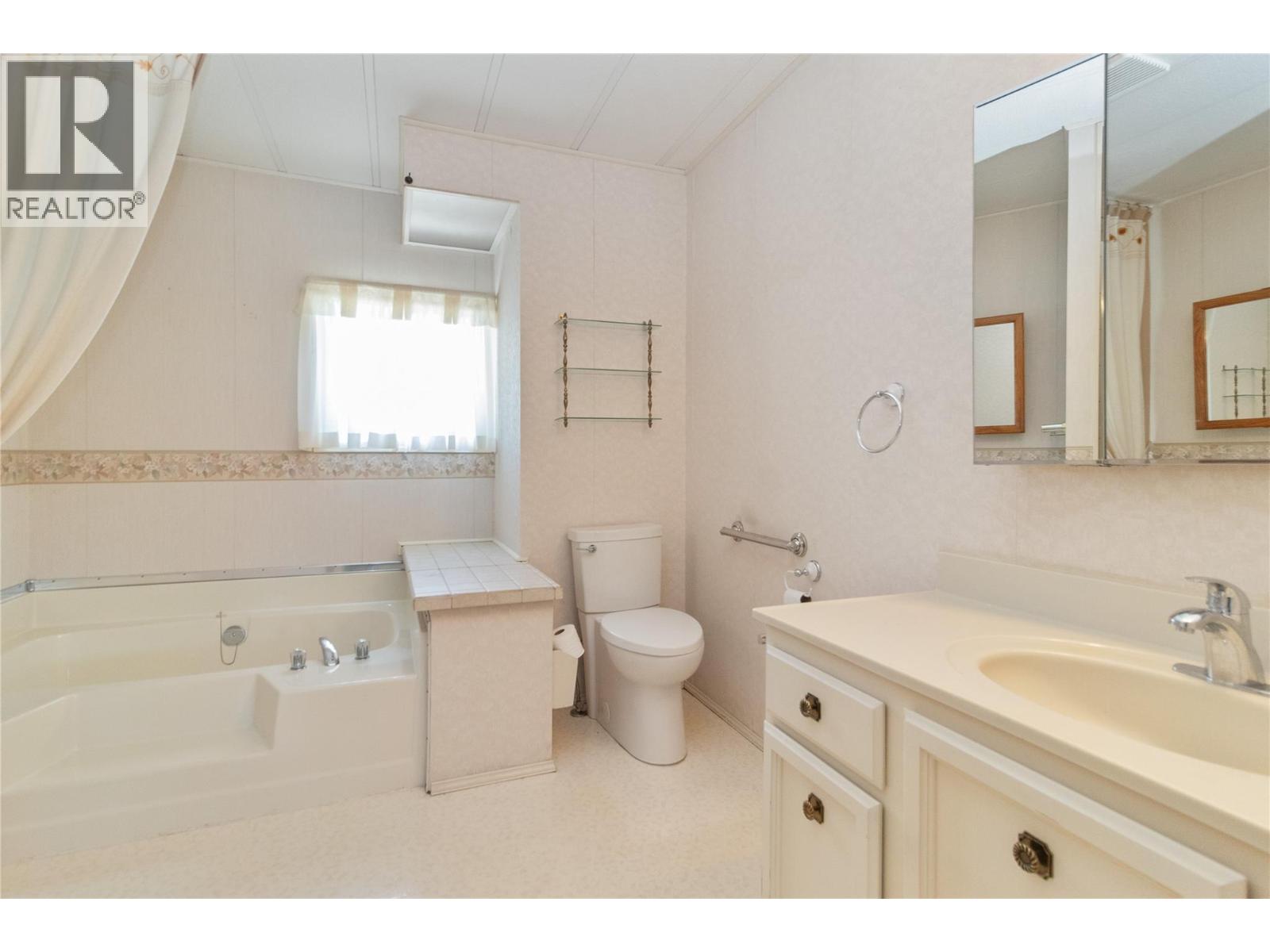 #44 2098 Boucherie Road - 25