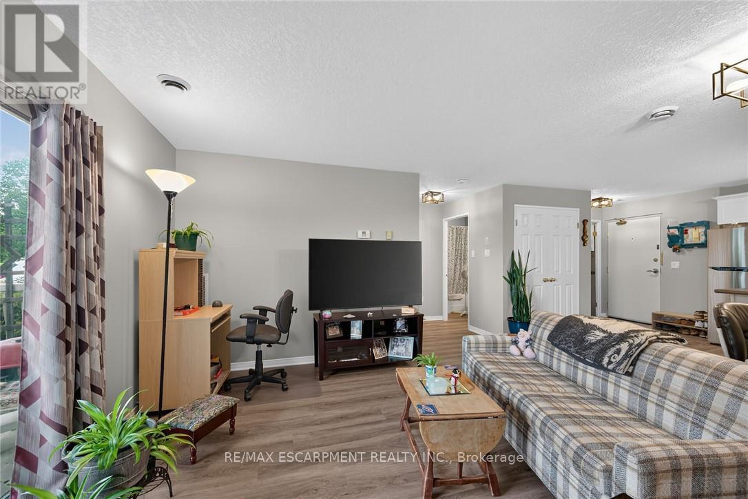 #103 12 ST ANDREW STREET - 13