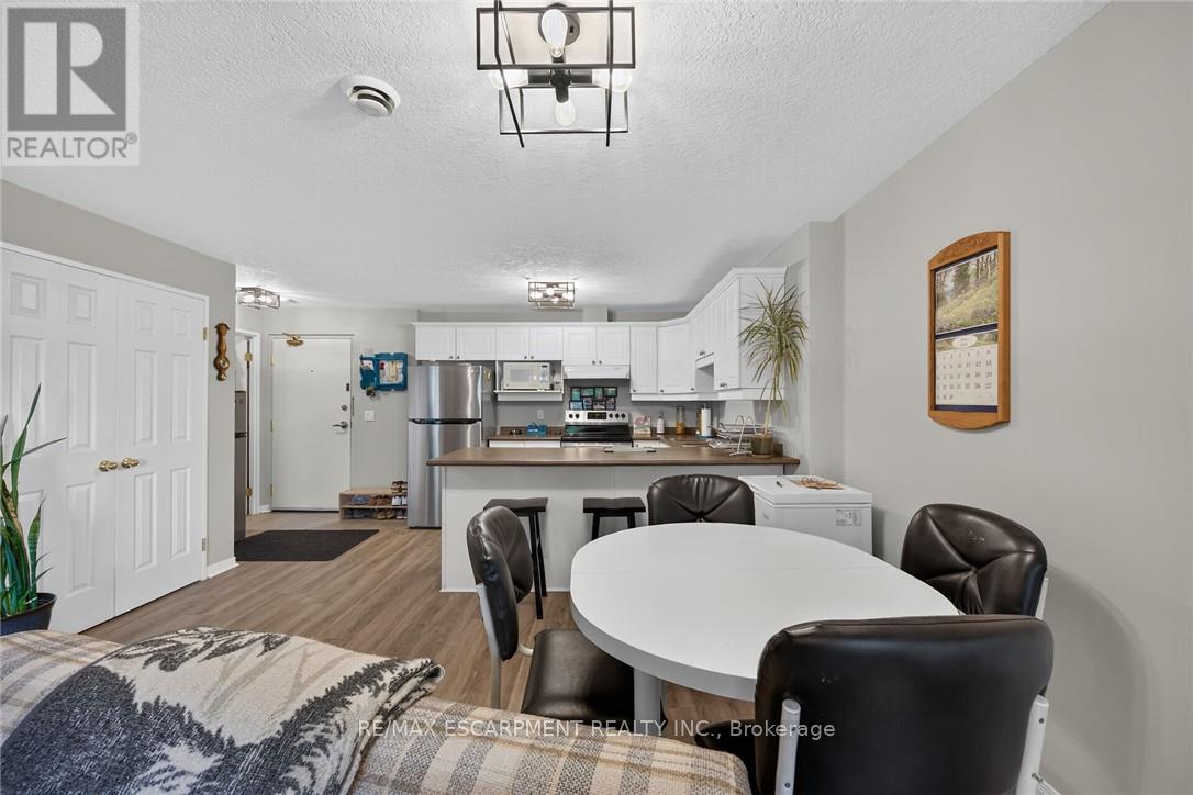 #103 12 ST ANDREW STREET - 14
