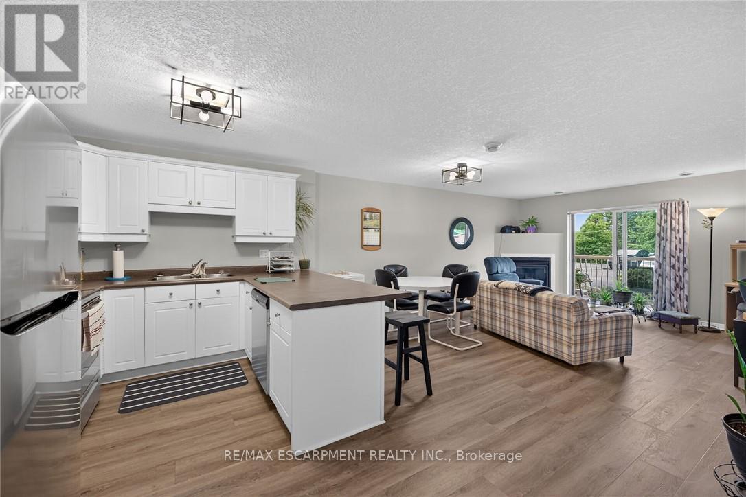 #103 12 ST ANDREW STREET - 2