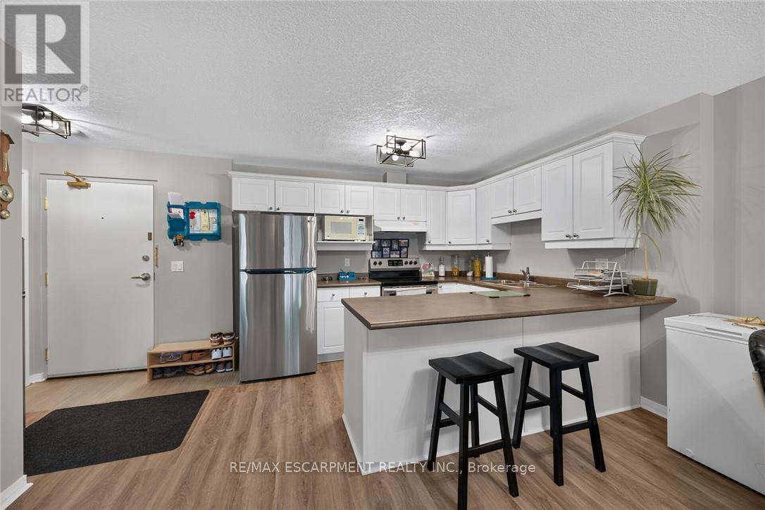 #103 12 ST ANDREW STREET - 3