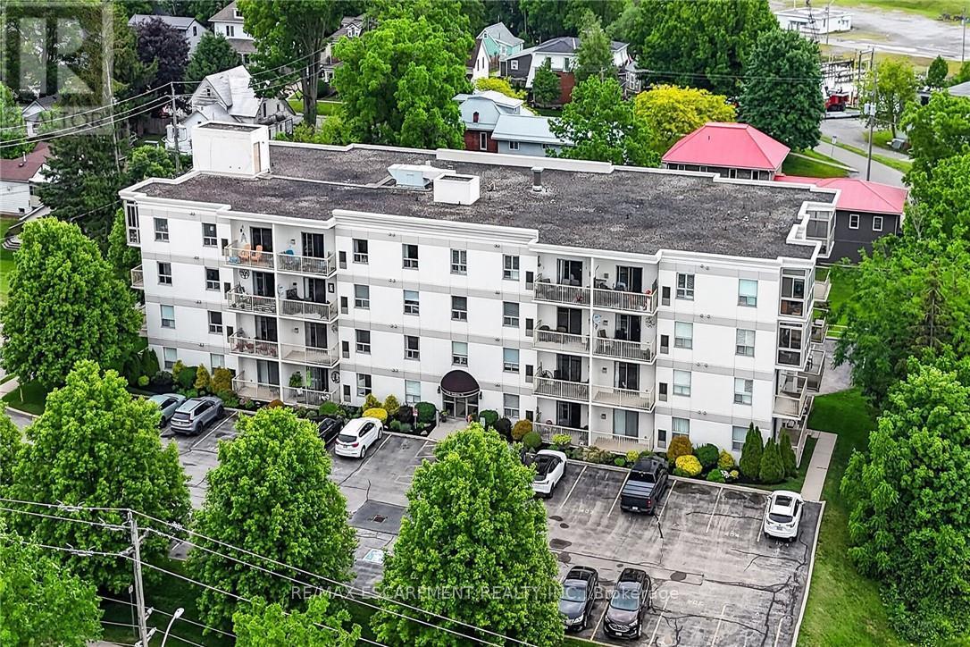 #103 12 ST ANDREW STREET - 37