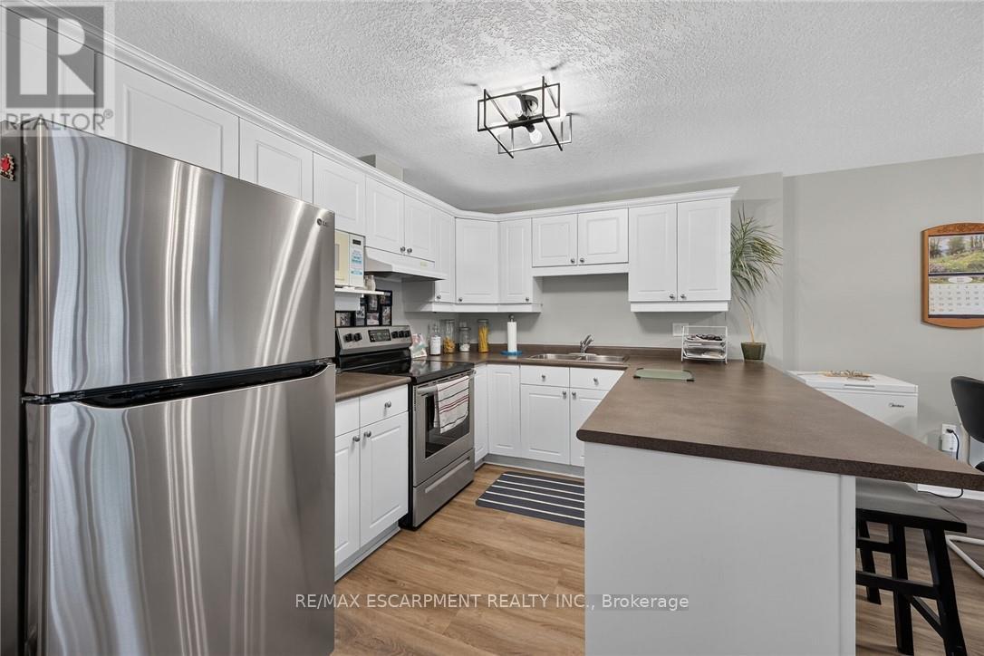 #103 12 ST ANDREW STREET - 4