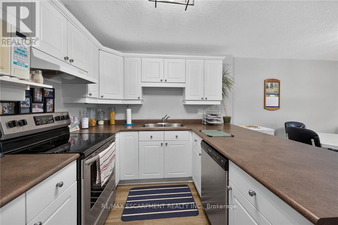 #103 12 ST ANDREW STREET - 5