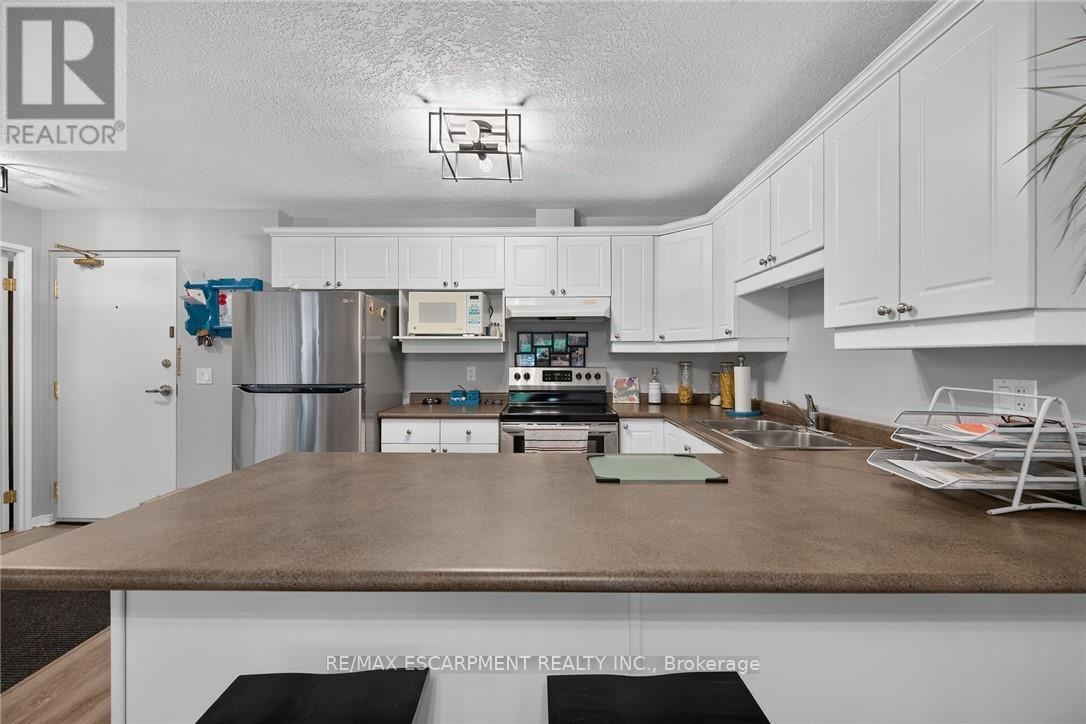 #103 12 ST ANDREW STREET - 6
