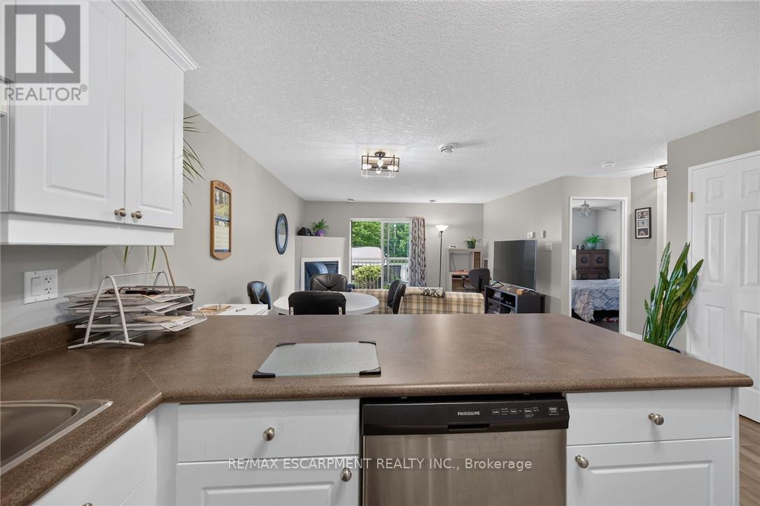 #103 12 ST ANDREW STREET - 8