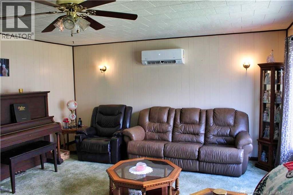 901 North Road - 7