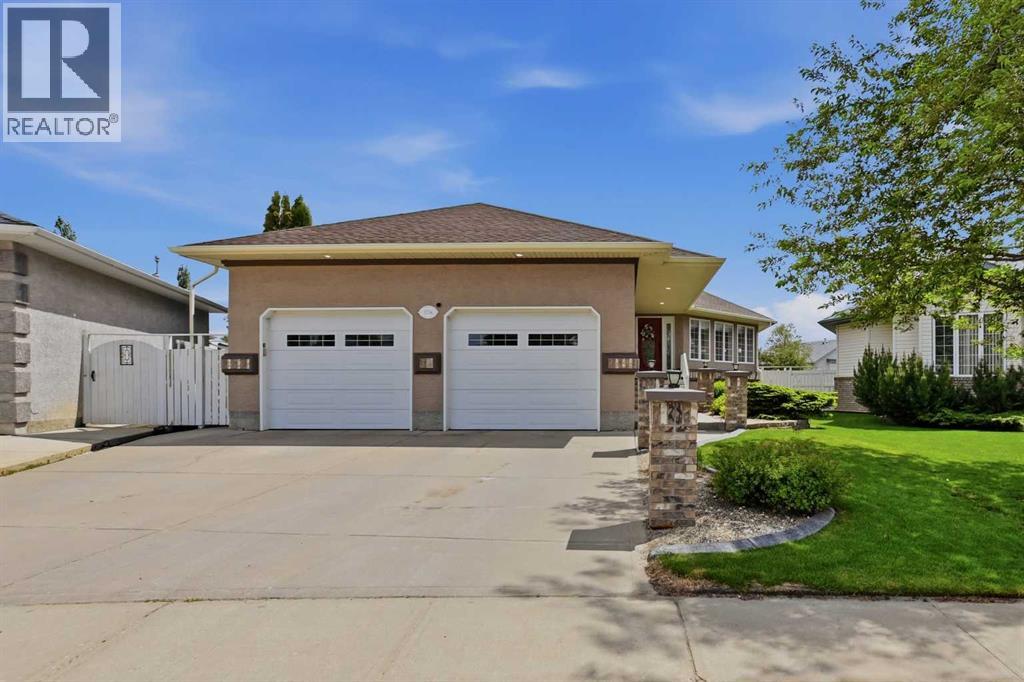 134 ANDREWS Close - photo 2