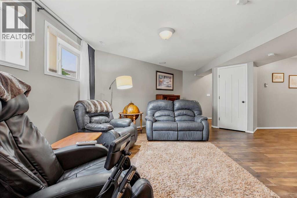 134 ANDREWS Close — photo 25
