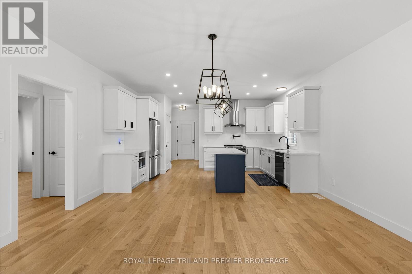 1346 BUSH HILL LINK - 12
