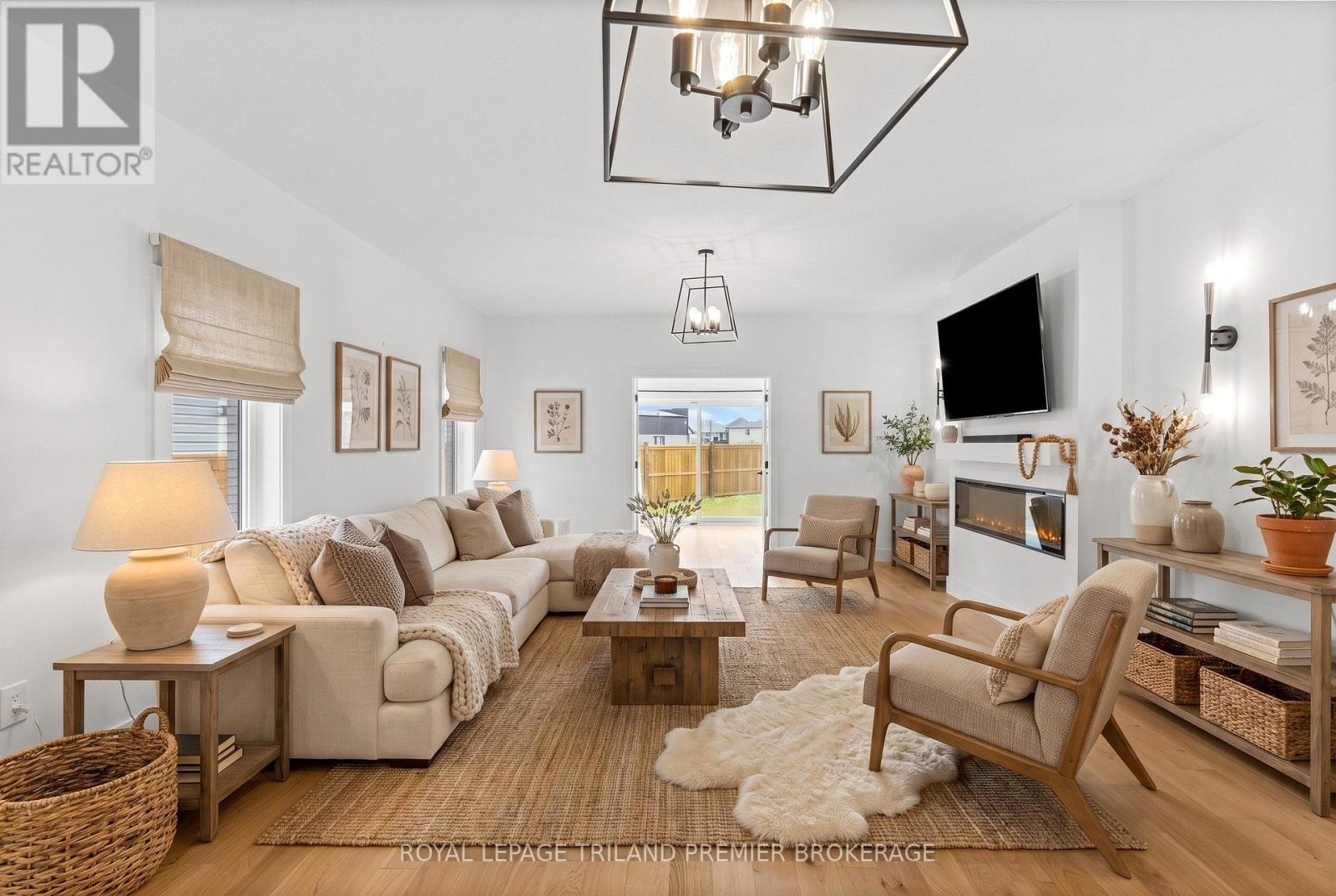 1346 BUSH HILL LINK - 14