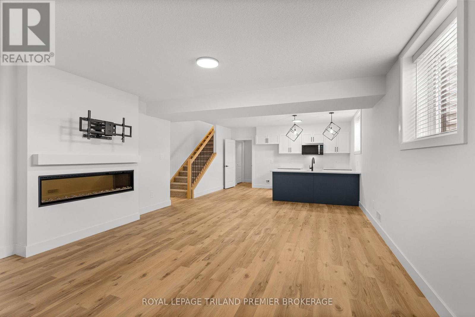 1346 BUSH HILL LINK - 26