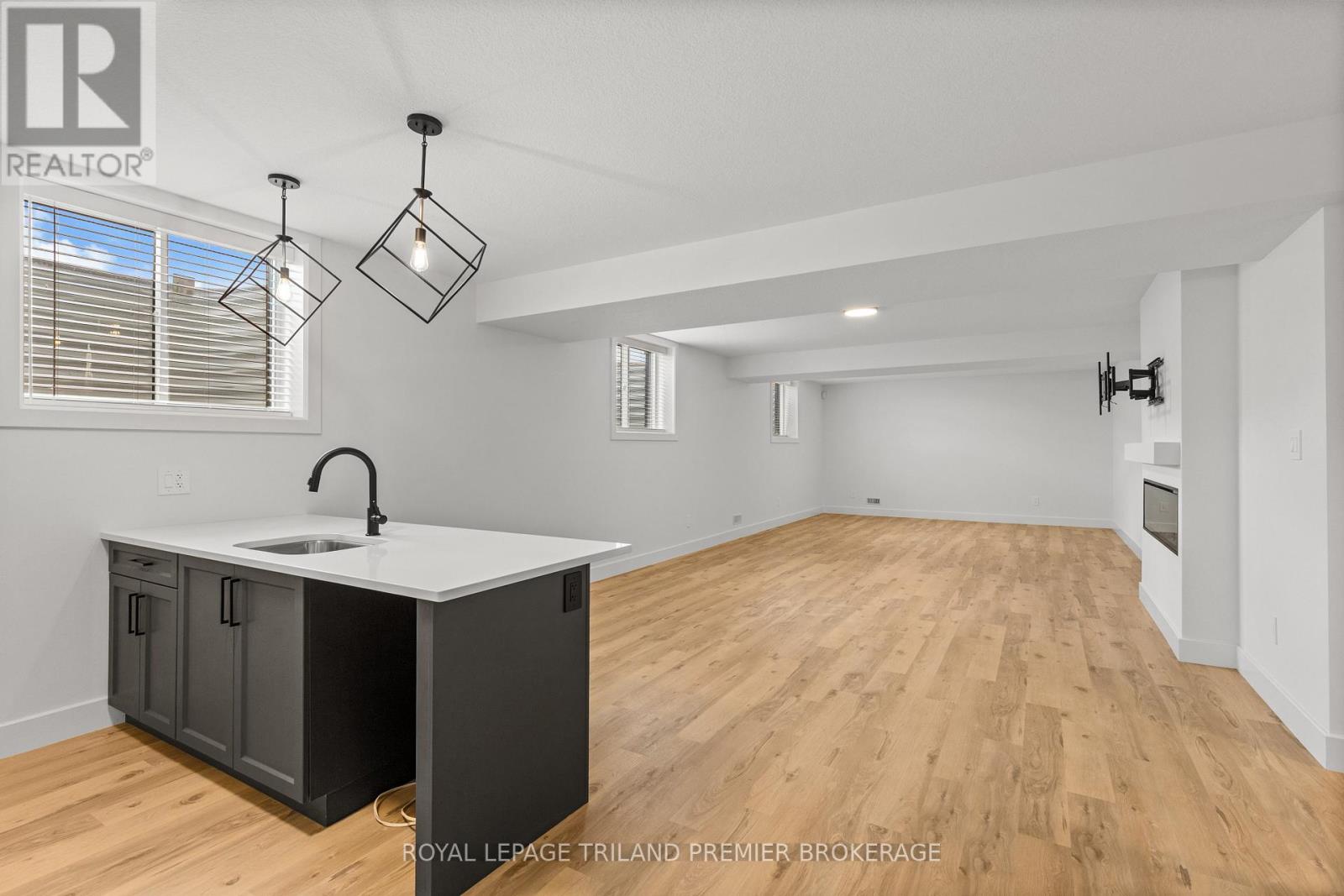 1346 BUSH HILL LINK - 28