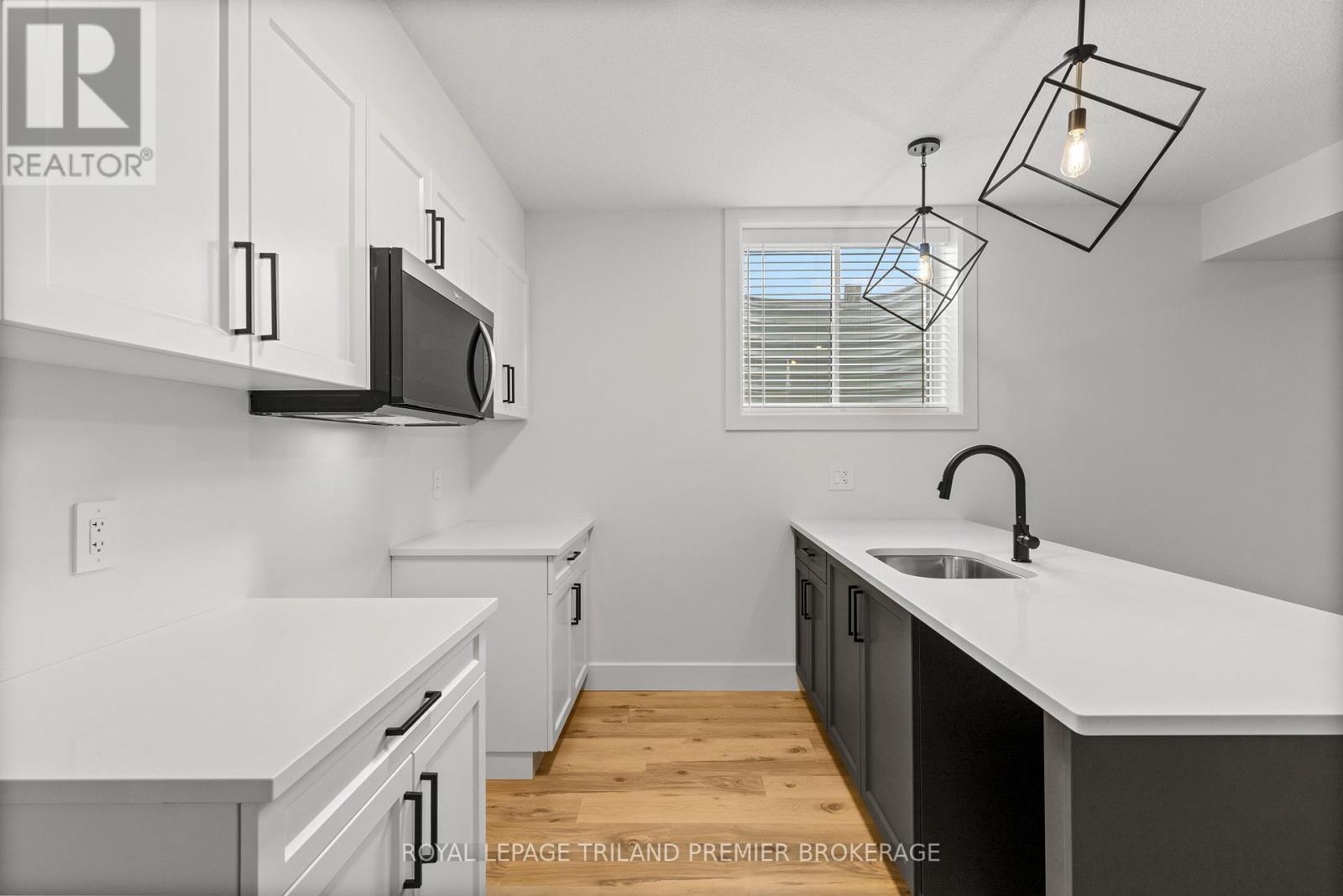 1346 BUSH HILL LINK - 31