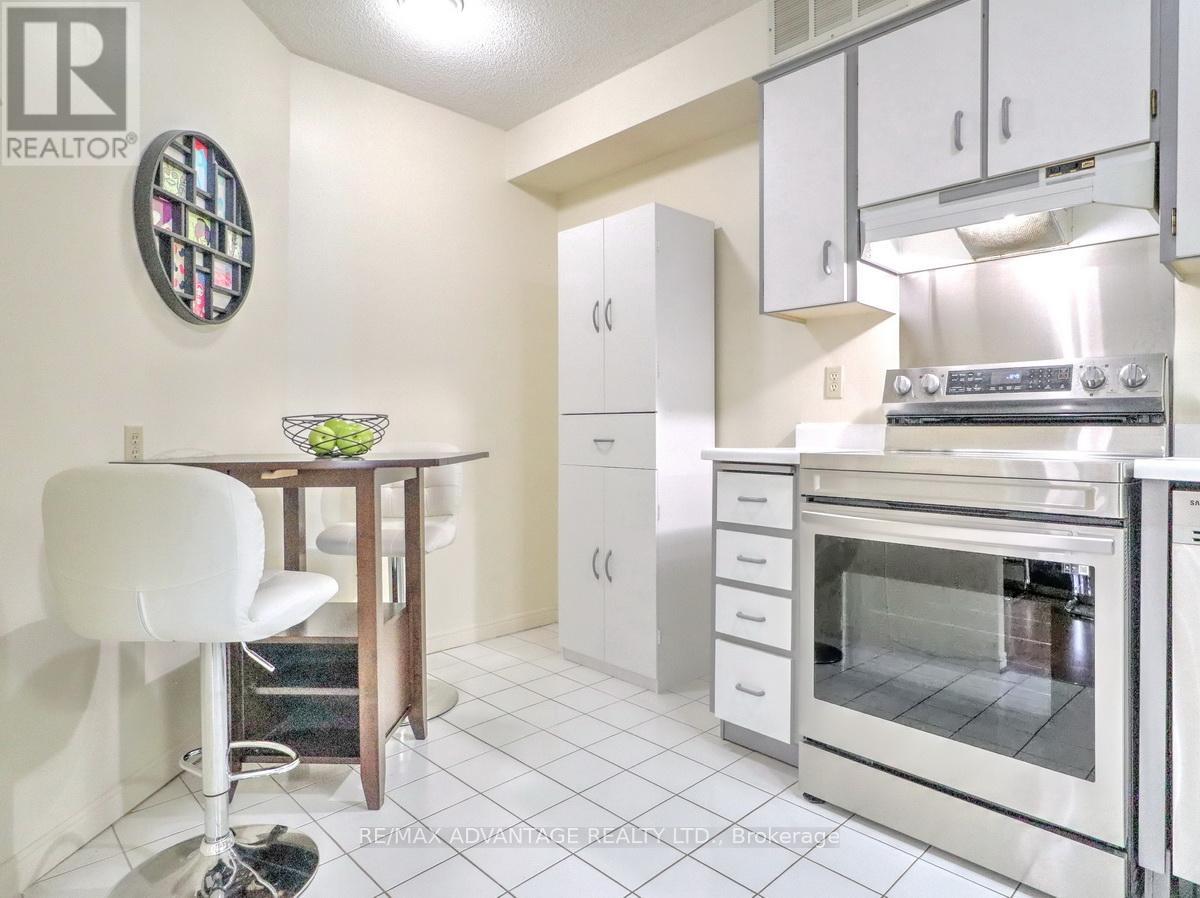#304 695 RICHMOND STREET - 13
