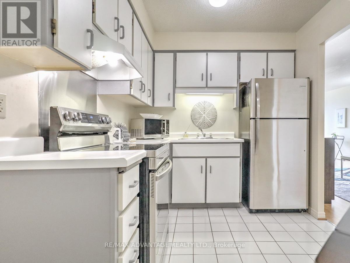 #304 695 RICHMOND STREET - 15