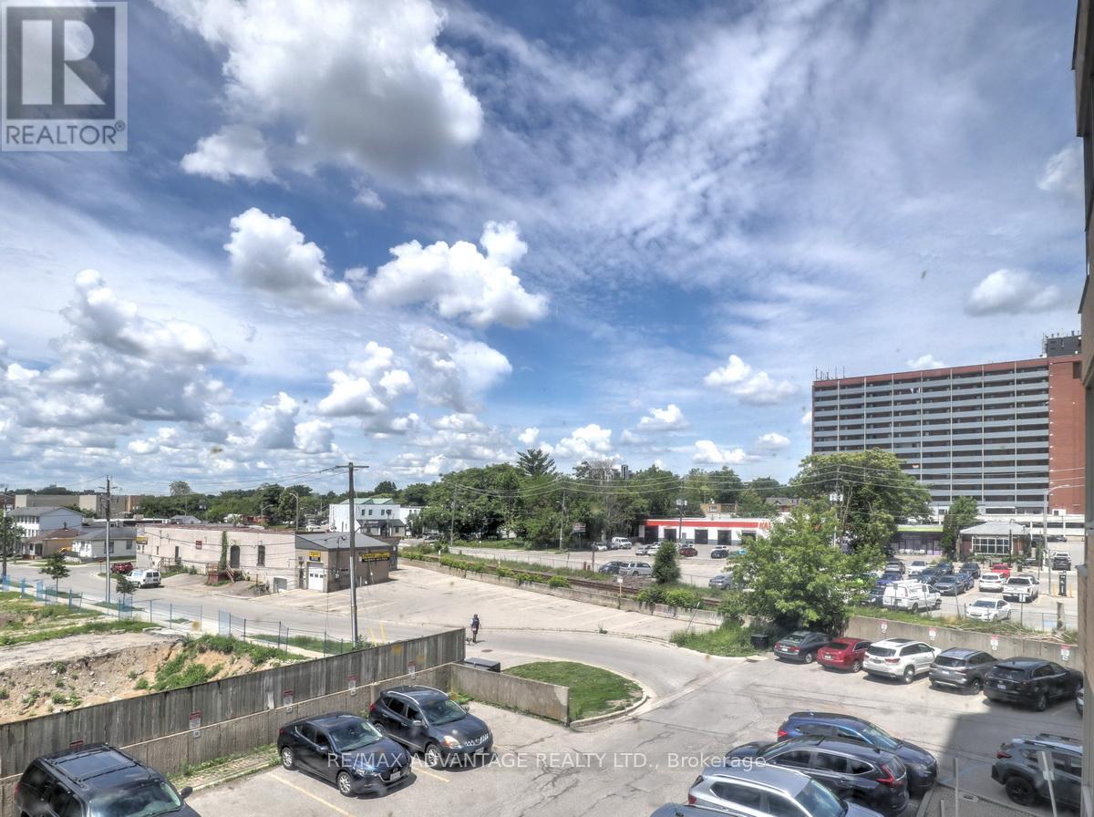 #304 695 RICHMOND STREET - 23