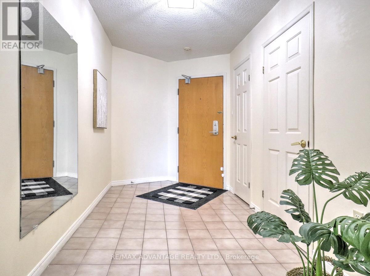 #304 695 RICHMOND STREET - 29