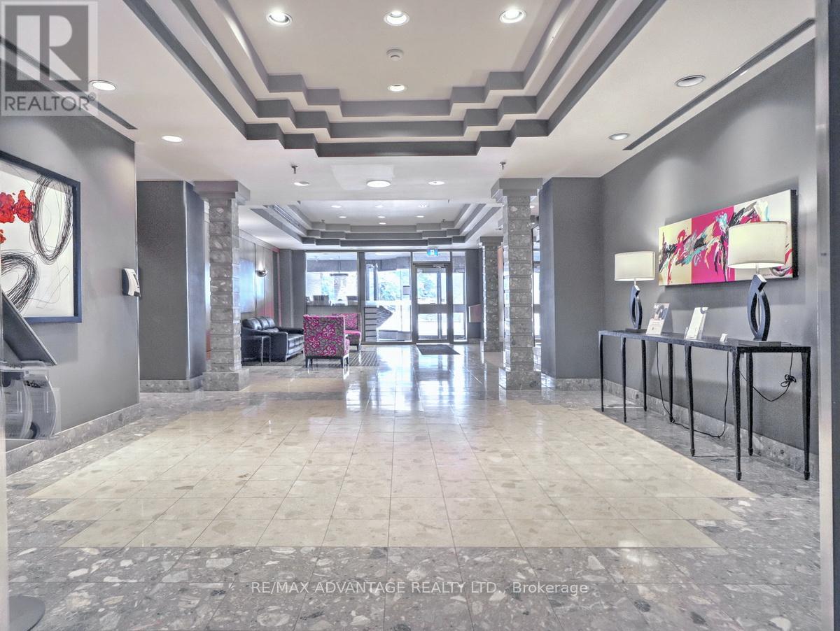 #304 695 RICHMOND STREET - 31