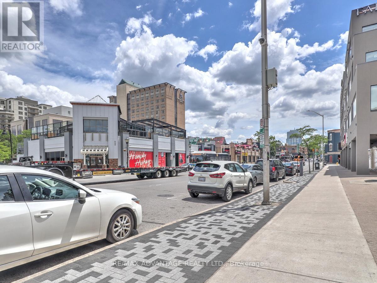#304 695 RICHMOND STREET - 39