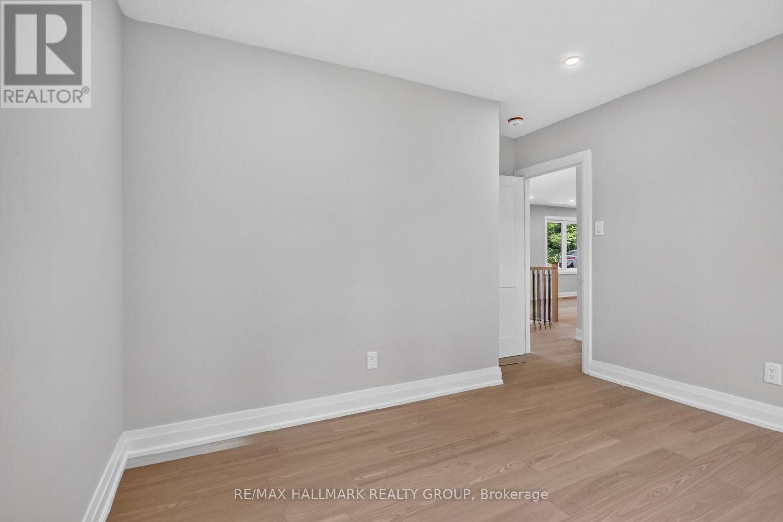 4 Bed, 2 Bath House for Sale in Ottawa – 1054 CHELSEA DRIVE, Ottawa – MLS# X13495054 - Image 23