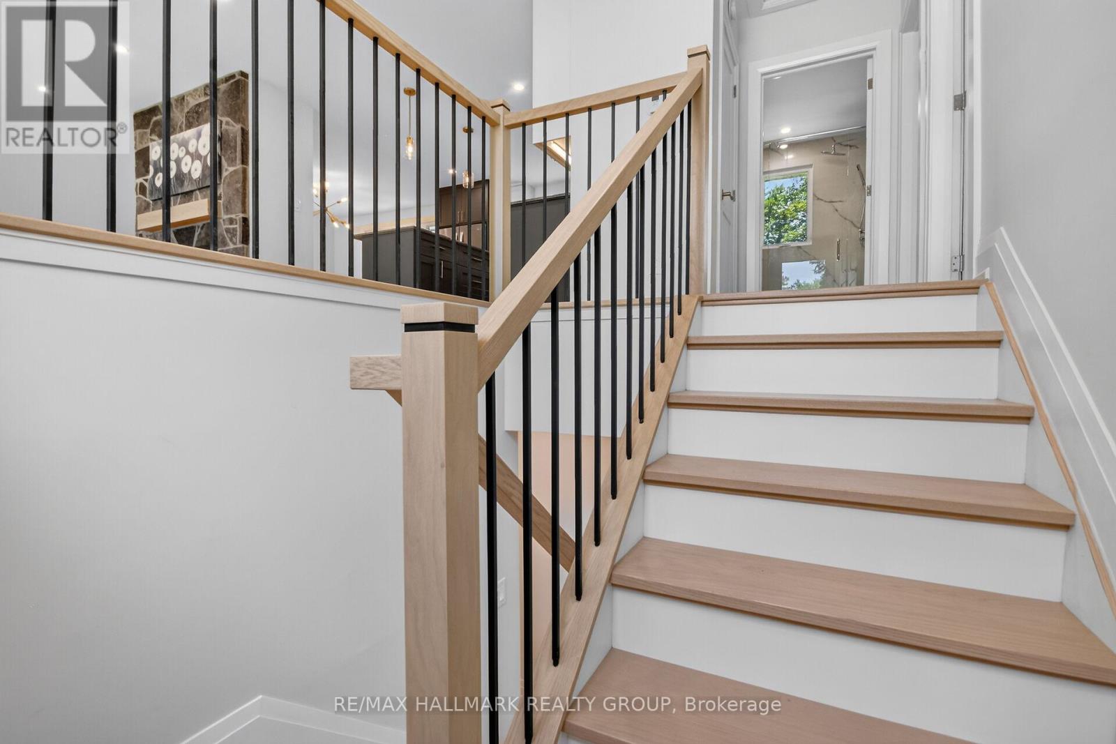 4 Bed, 2 Bath House for Sale in Ottawa – 1054 CHELSEA DRIVE, Ottawa – MLS# X13495054 - Image 25