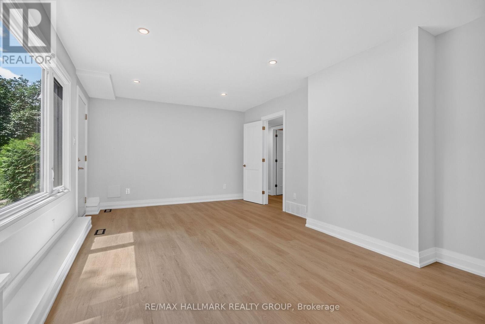 4 Bed, 2 Bath House for Sale in Ottawa – 1054 CHELSEA DRIVE, Ottawa – MLS# X13495054 - Image 27