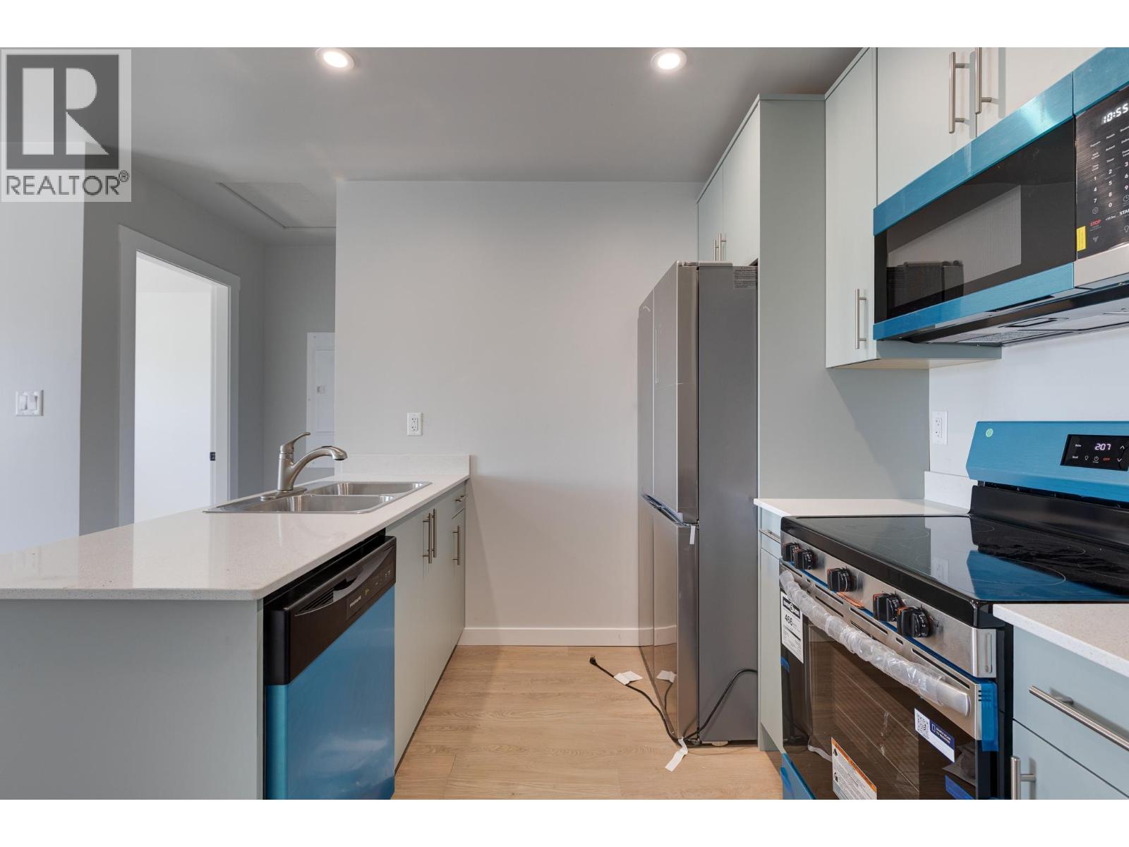 1215 N BLACKBURN ROAD - 20