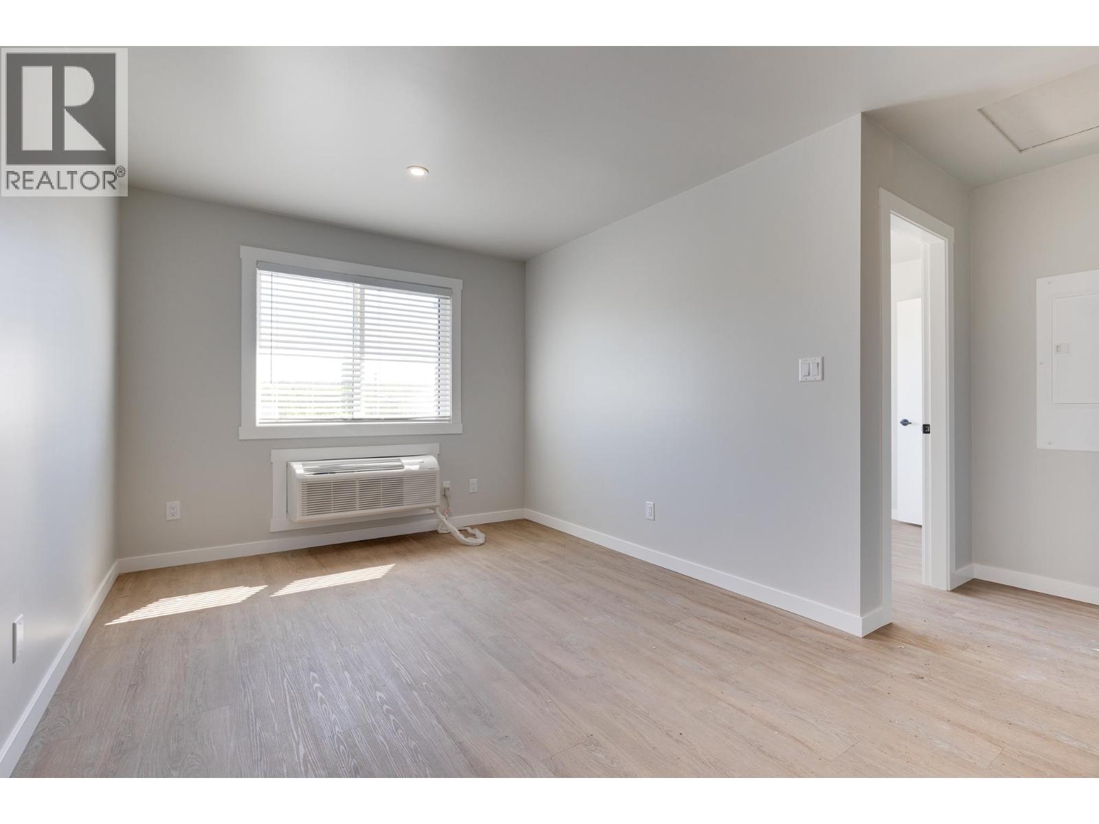 1215 N BLACKBURN ROAD - 22