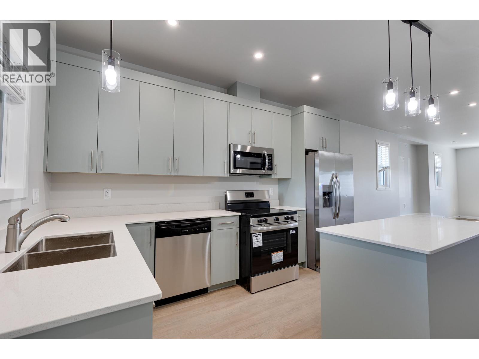 1215 N BLACKBURN ROAD - 9
