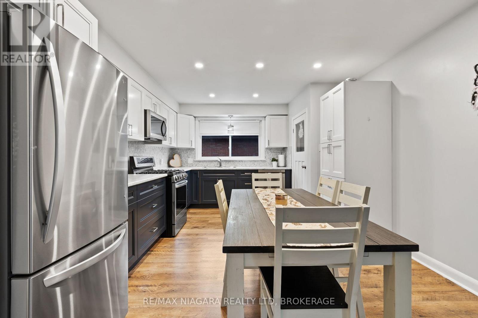 96 CLARKE STREET - 10